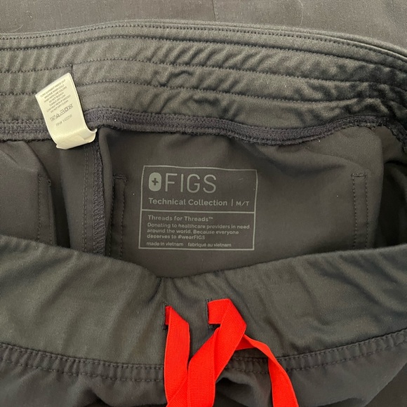 CHARCOAL Figs medium scrub set! - Picture 2 of 3